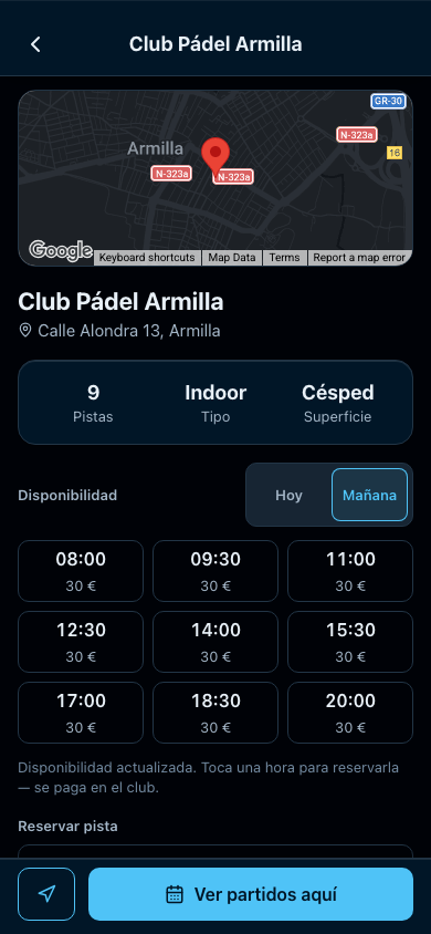 Pantalla de detalle de club: disponibilidad real de pistas en un club conectado, con precio.